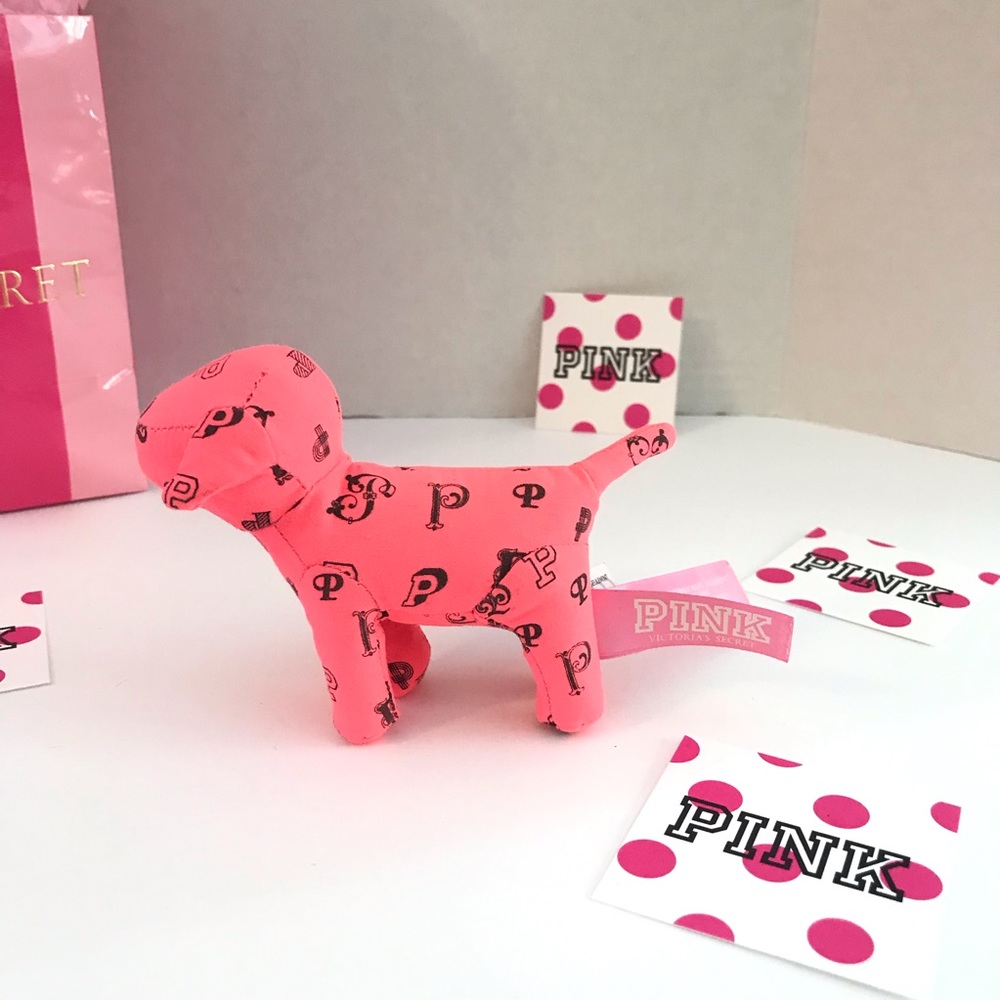 VS Pink Mini Mini Dog hot pink 04 13 2013